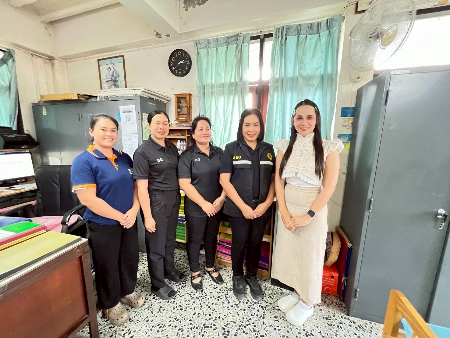 title - ผู้ตรวจราชการ ส.ป.ก. ประชุมติดตามผลการดำเนินงานตามแผนการตรวจราชการ ของ ส.ป.ก. ประจำปีงบประมาณ พ.ศ. 2569 รอบที่ 1 พร้อมลงพื้นที่มอบกิ่งพันธุ์โกโก้คุณภาพดีจำนวน 3,000 ต้น ณ จังหวัดชุมพร